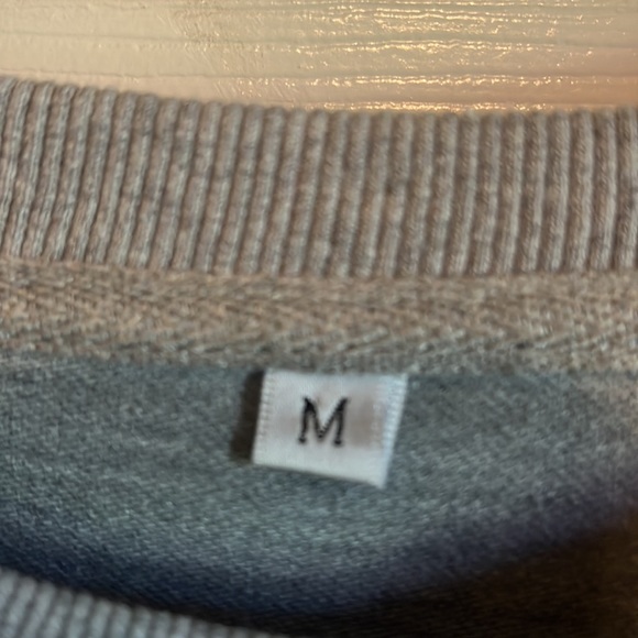 Sweatshirt - Picture 3 of 4